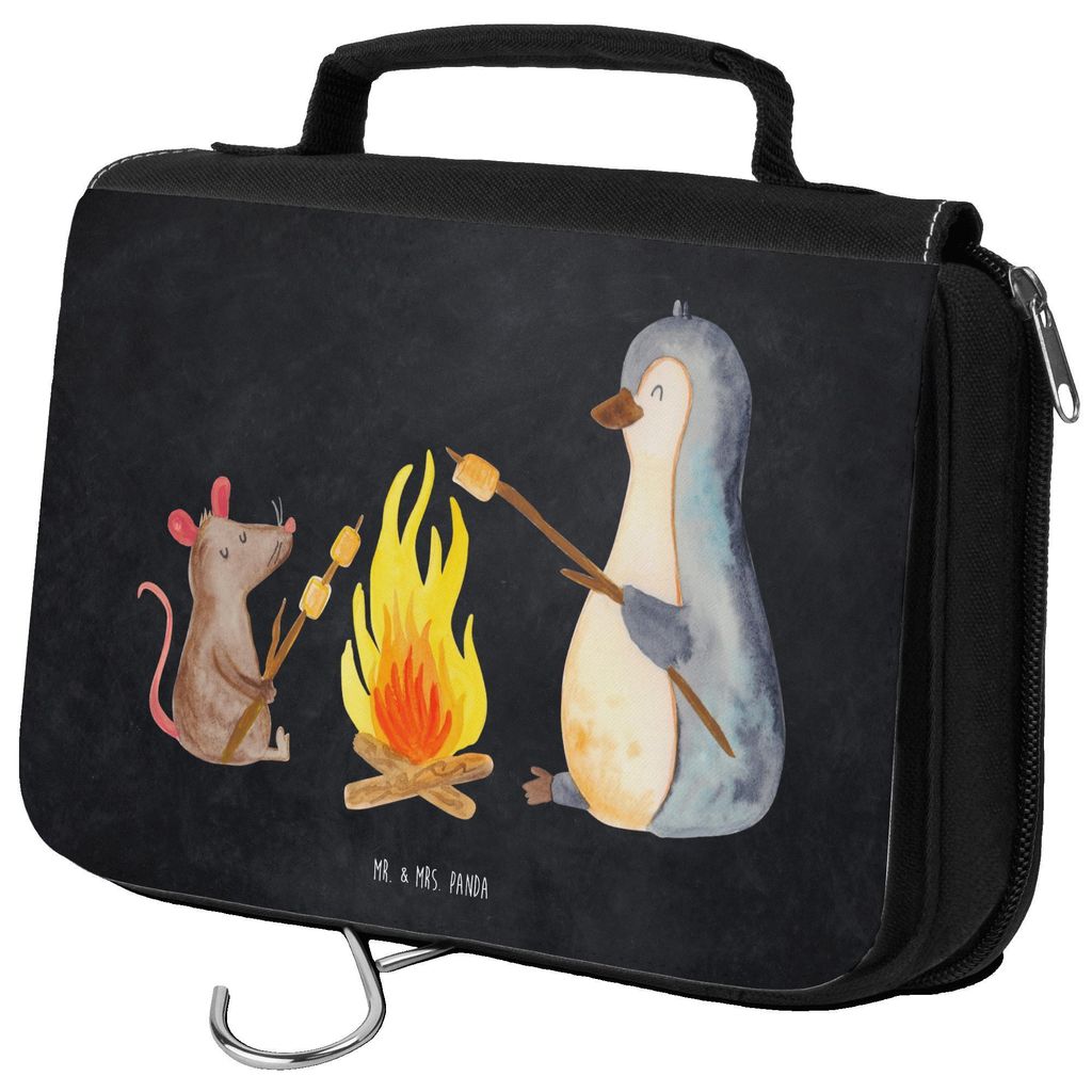 Mr. & Mrs. Panda Kulturtasche Pinguin Lagerfeuer - Kreidetafel - Geschenk, Reisebeutel, Liebe, Neustart, Schminkbeutel, Marshmallows, kosmetiktäsc...