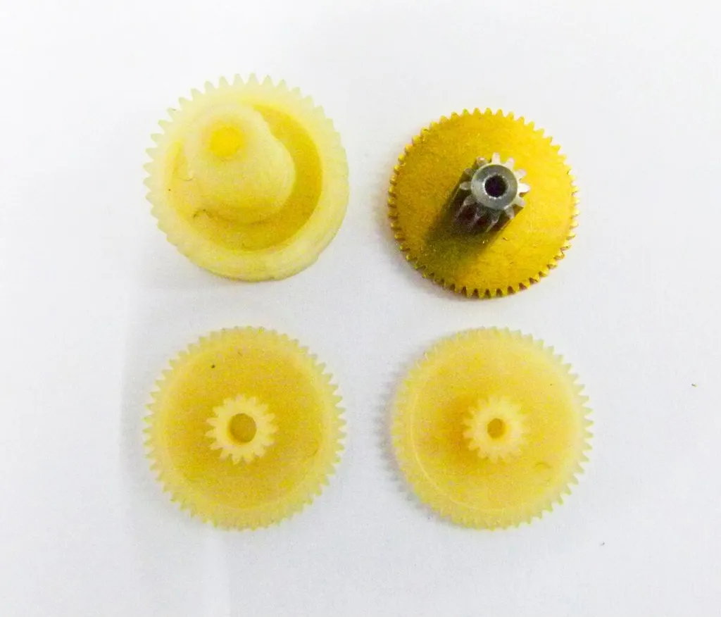 Jamara Jumbo Servo 073886 avec engrenages robustes pour modélisme RC