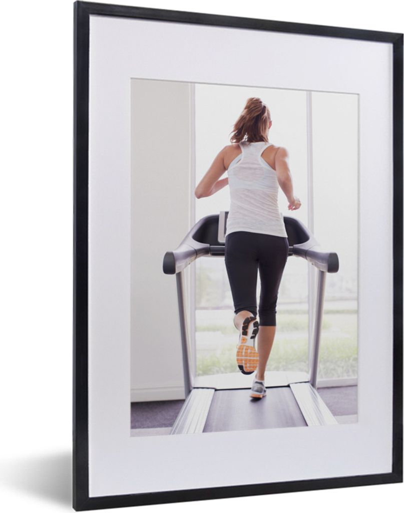 MuchoWow MuchoWow Gerahmtes Poster Eine Frau macht Fitness auf einem Laufband 30x40 cm - Poster mit zchwarzem Bilderrahmen - Wandposter Schlafz...