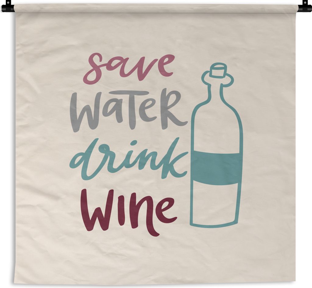 MuchoWow Wandteppich Wandbehang Zitat "Wasser sparen, Wein trinken" auf beigem Hintergrund 120x120 cm Tapisserie Dekoration Wandtuch - Modern - B...