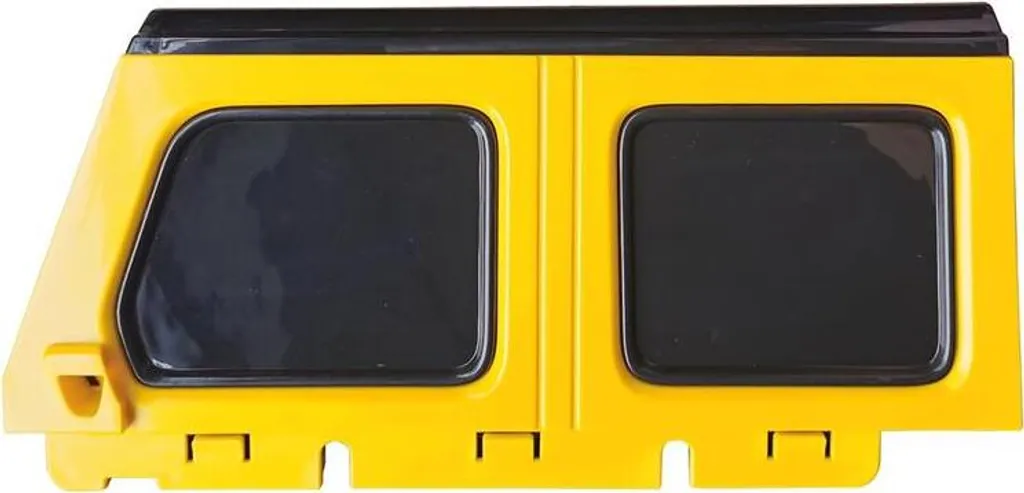 Remplacer la porte droite jaune cassée d'un porteur Mercedes G63 AMG enfant