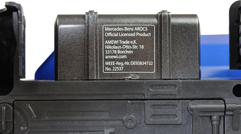 Benne Basculante RC Arocs Amewi : Camion Bleu avec Batterie Rechargeable - 8