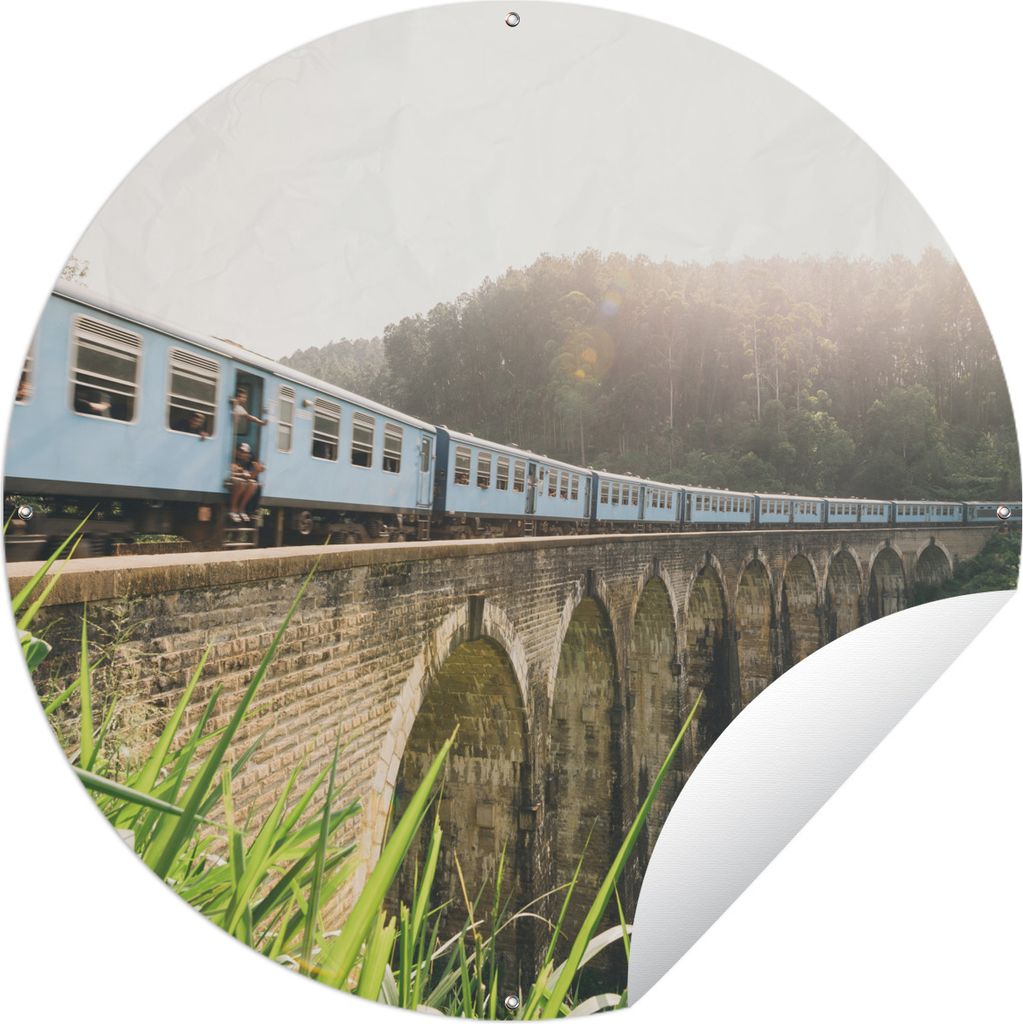 MuchoWow Gartenposter Outdoor-Poster Rund Ein Zug über eine Brücke Ø 60 cm Gartendeko Rundes Poster draußen