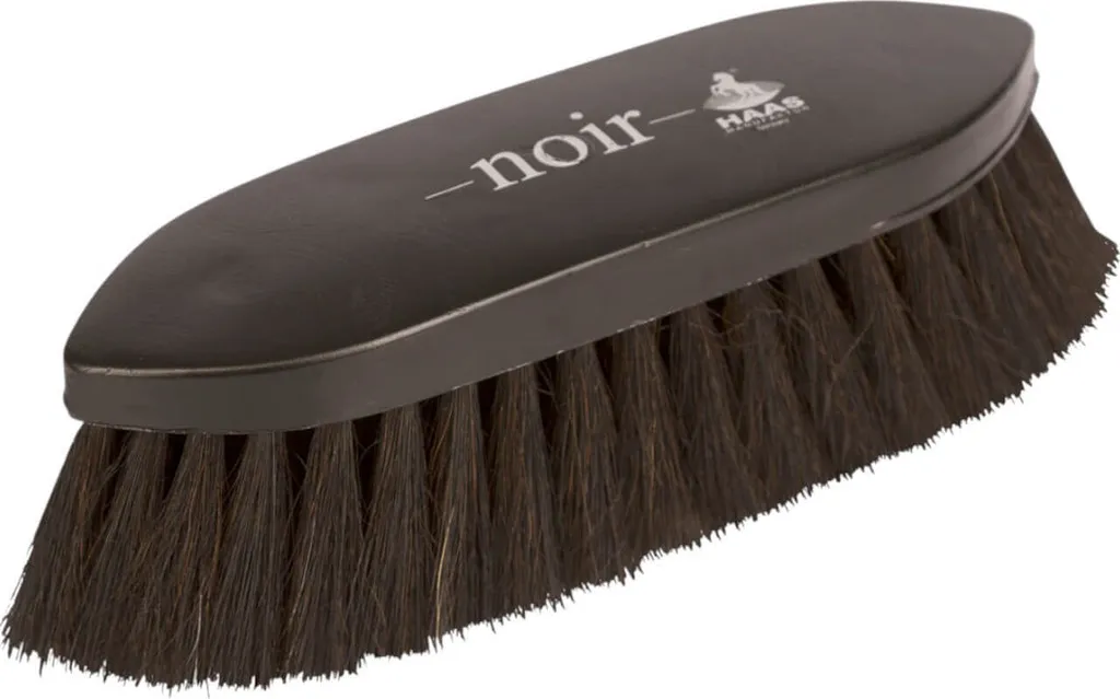 Brosse de pansage Haas Noir Grande pour lustrer la robe du cheval
