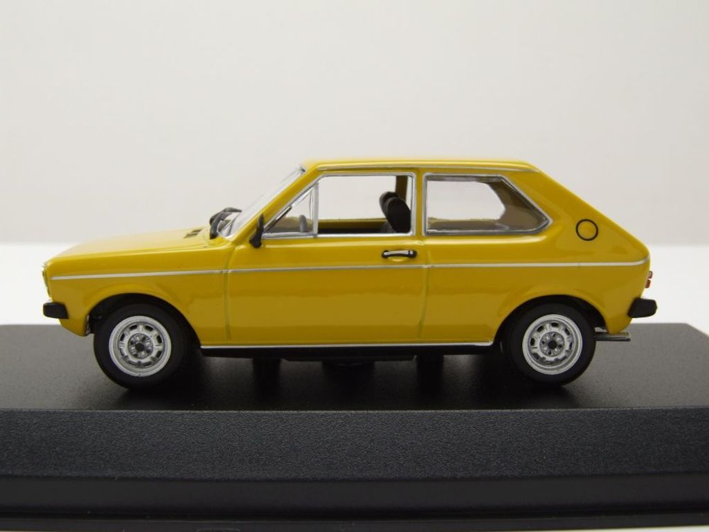 Maxichamps 940010401 Audi 50 1975 gelb 1:43 Produktbild 3