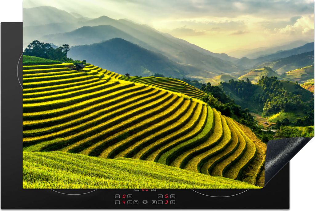 KitchenYeah Herdabdeckplatte Terrassen von Reisfeldern mit einer Berglandschaft im Hintergrund in Vietnam , 80x52cm, Küche Deko, Ceranfeld Herda...