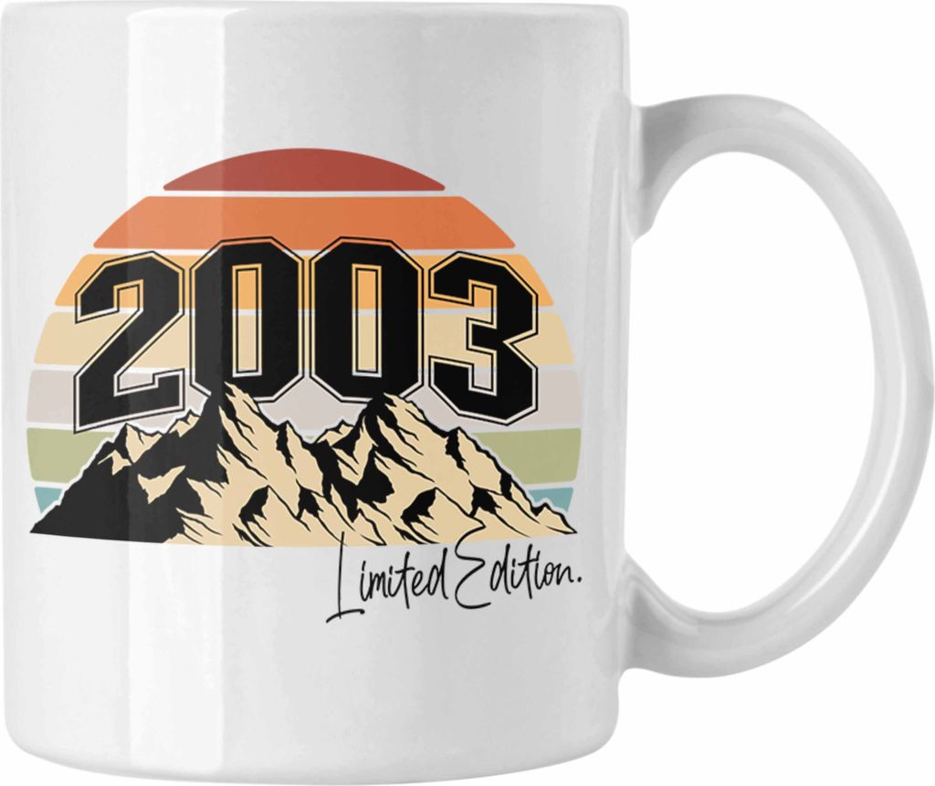 Trendation - 18. Geburtstag Tasse Geschenk Mädchen Jungen Geschenkidee Lustig Spruch 18 Geschenke Geschenkideen zum 18 Bday 18er Tochter (Weiß)