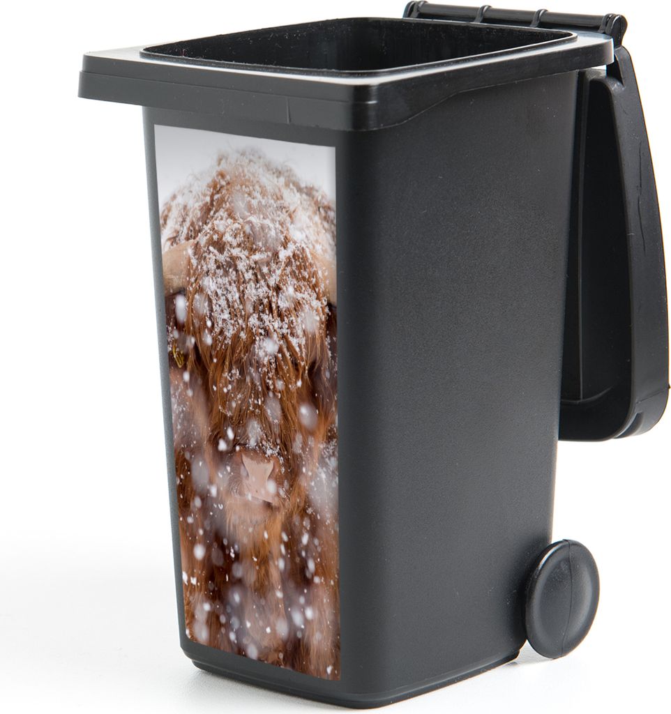 MuchoWow Mülltonnenaufkleber Schottischer Highlander - Hörner - Schnee 44x98 cm - Containeraufkleber - Aufkleber - Mülltonnen-Aufkleber