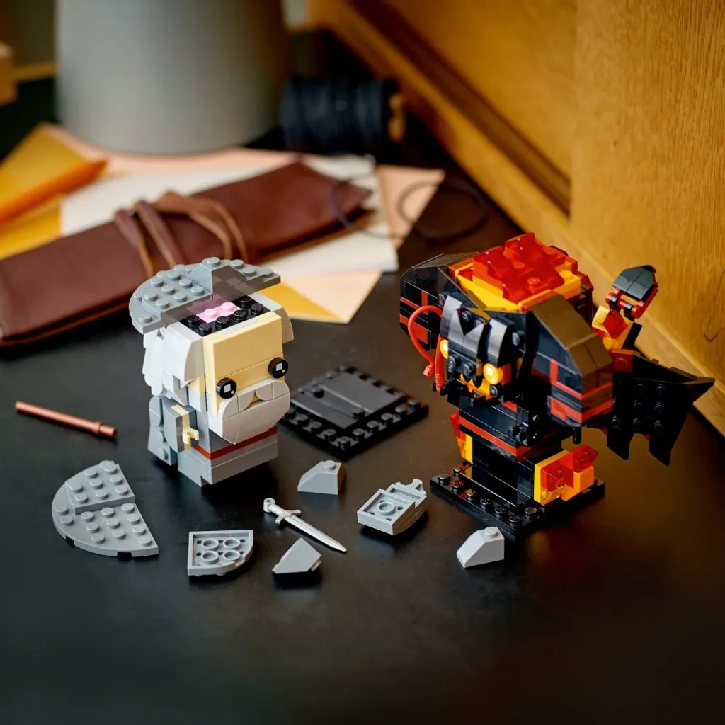LEGO 40631 Gandalf le Gris et Balrog avec détails authentiques et socles