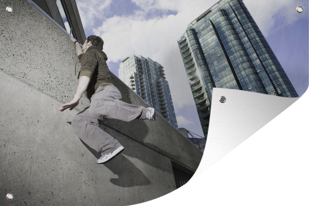 MuchoWow 120x80 cm Outdoor-Poster Gartendeko Sichtschutz Garten Poster für den Garten Ein Sportler bei der Ausübung der Sportart Parkour