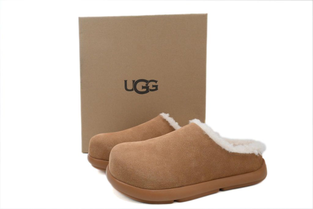 UGG Slipper Braun aus Veloursleder und Lammfell EUR 40