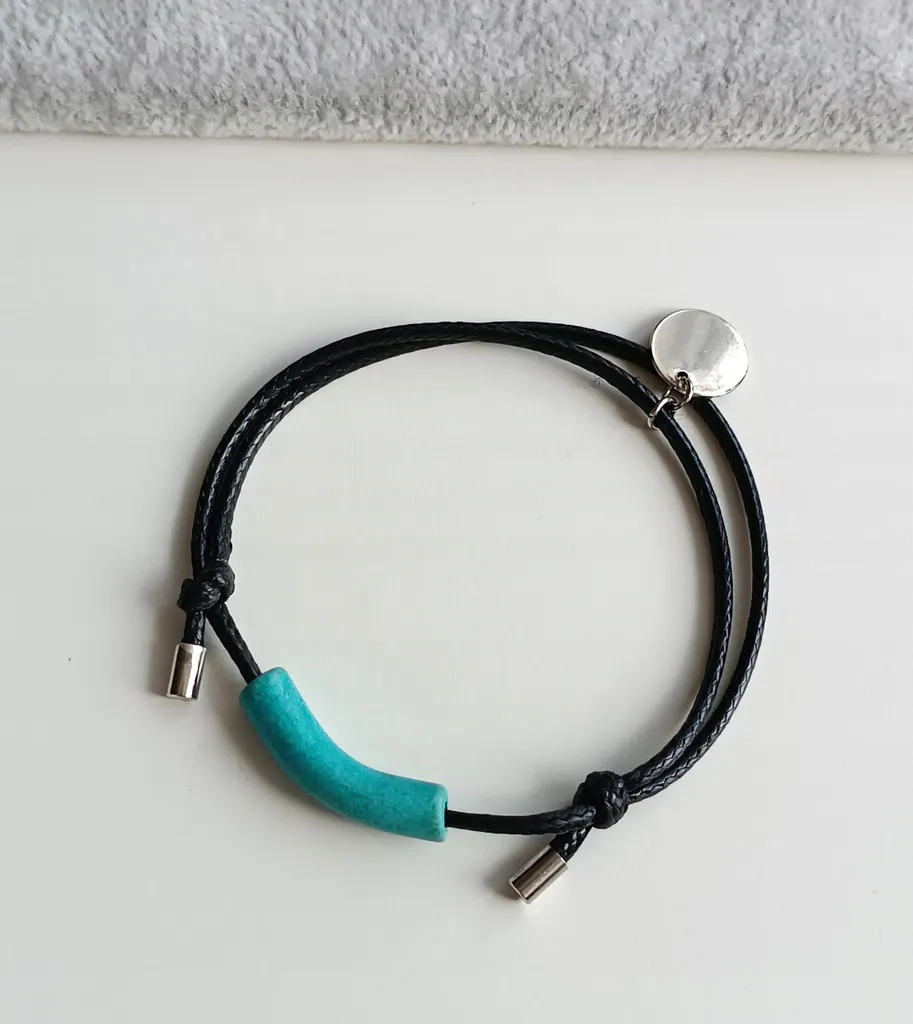 Bracelet ajustable en céramique pour homme et femme, coloris bleu nuit