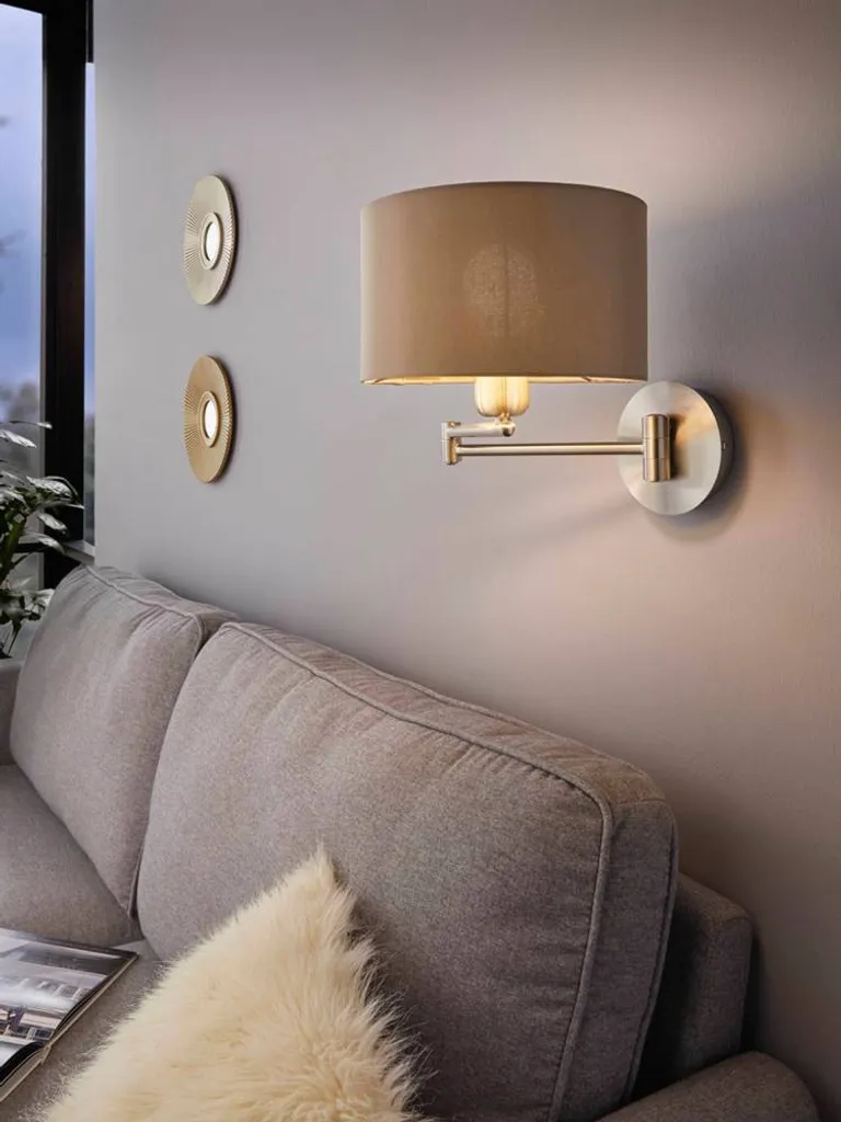 Applique Murale Orientable Eglo 95055 : Éclairage Douceur Taupe et Or