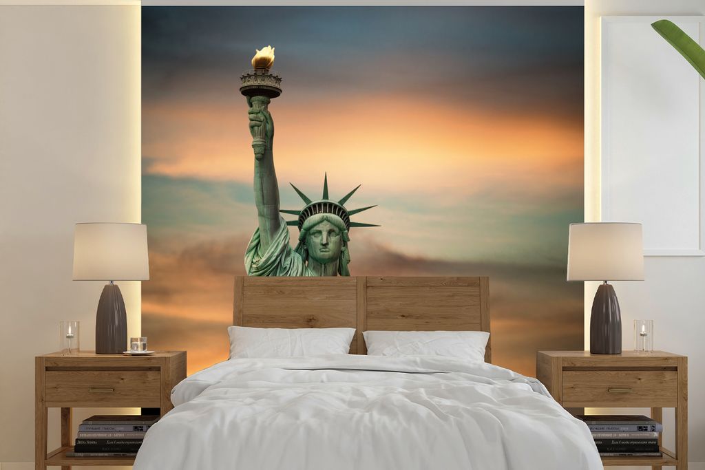 MuchoWow Fototapete für Wohnzimmer oder Schlafzimmer Wandtapete Vinyl Motivtapete New York - Freiheitsstatue - Sonnenuntergang - 300x300 cm - Wa...