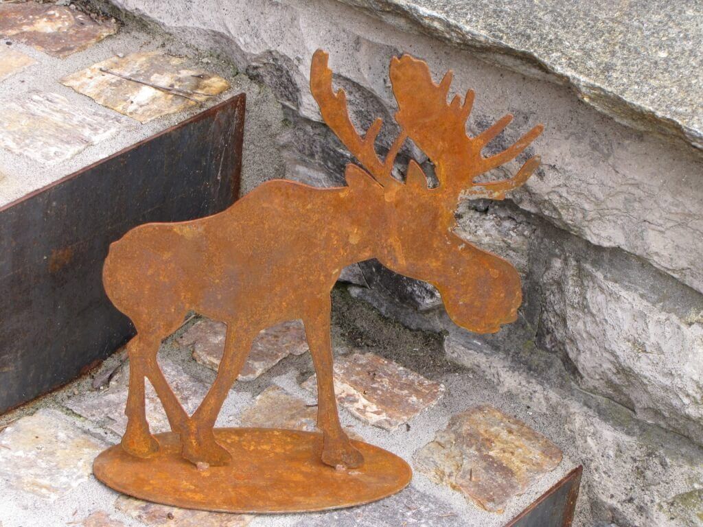 Edelrost Elch Lasse auf Platte