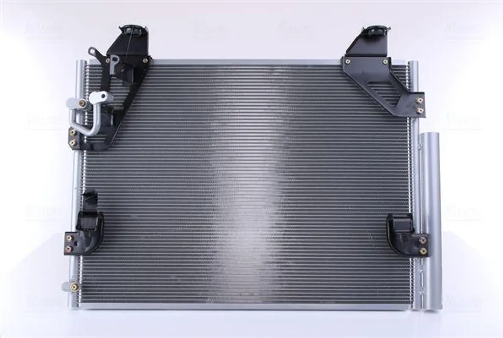 Condenseur clim Hilux NISSENS 940082 - Haute résistance thermique OE