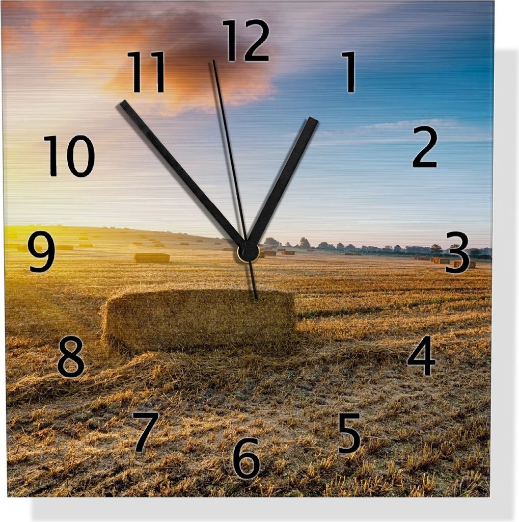 Wallario Design Wanduhr Stroh auf dem Feld bei untergehender Sonne aus Aluverbund, Größe 30 x 30 cm