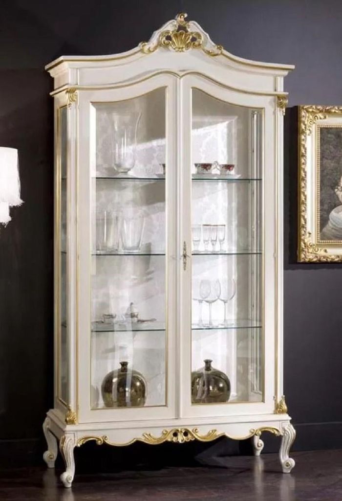 Casa Padrino Luxus Barock Vitrine Weiß / Gold - Handgefertigter Massivholz Vitrinenschrank mit 2 Glastüren - Prunkvolle Barock Möbel - Luxus Qua...