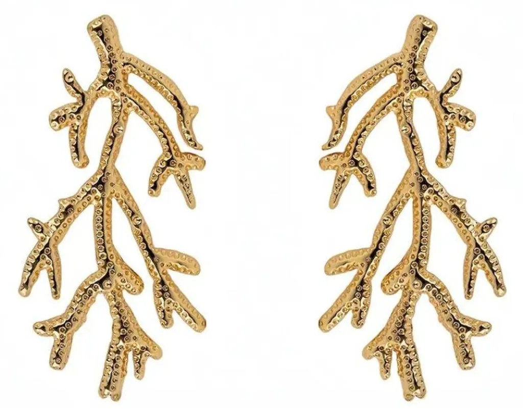 Boucles d'oreilles corail Camilla or : l'accessoire idéal de soirée
