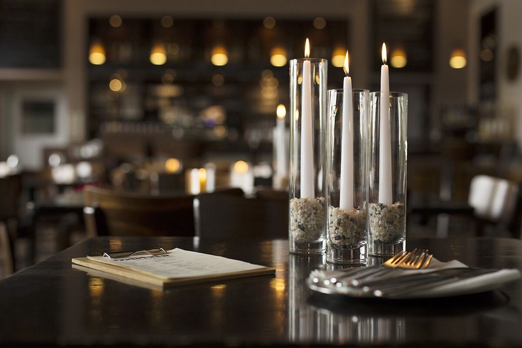 Sovie CANDLES Spitzkerzen Premium Ø 2,2cm x 28cm in Kiwi 24 Stück