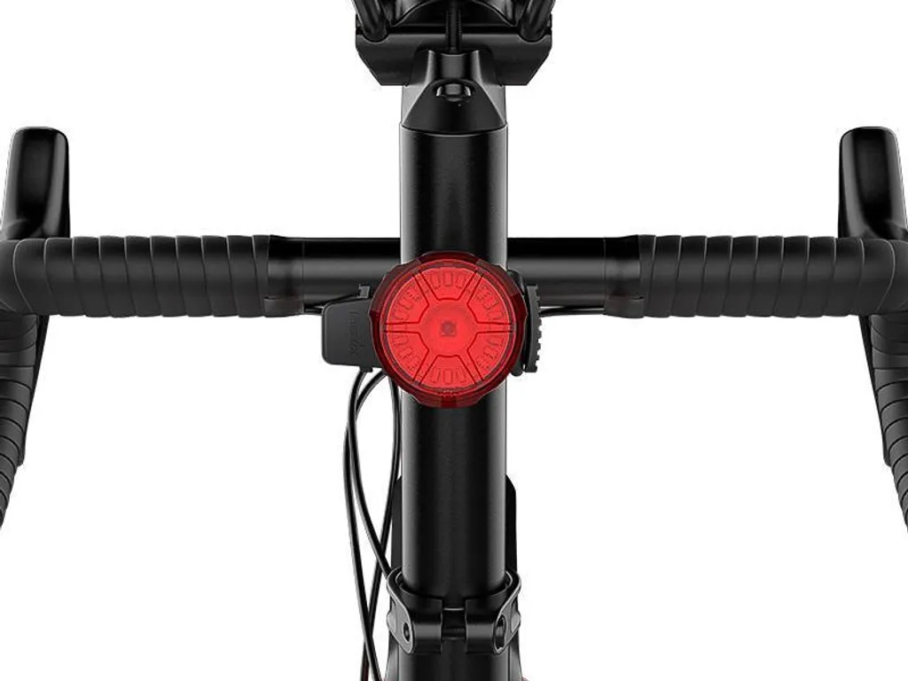 Feu arrière pour vélo Fenix BC06R compact avec batterie rechargeable