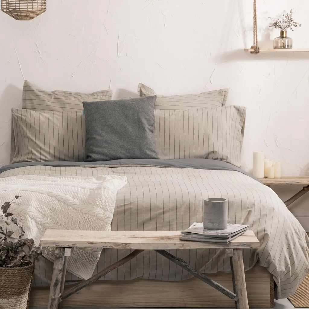 Housse de couette beige 140 x 200 pour lit simple, confort HappyFriday