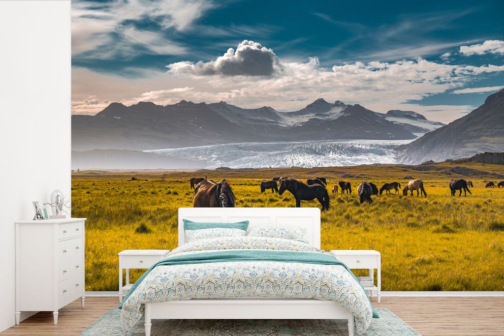 MuchoWow Fototapete für Wohnzimmer oder Schlafzimmer Wandtapete Vinyl Motivtapete Island - Berge - Pferde - 450x300 cm - Gemusterte