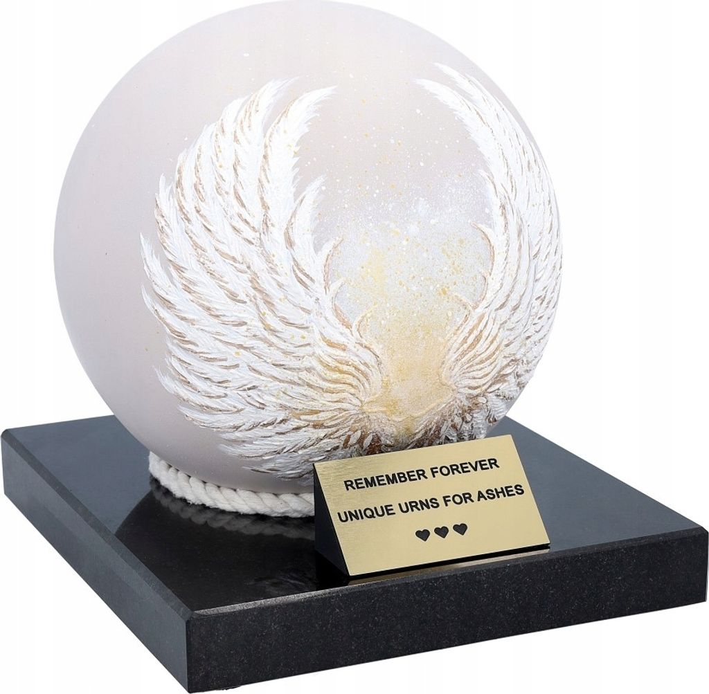 Urne Mit Engelsflügeln. Künstlerische Urne Für Menschliche Asche