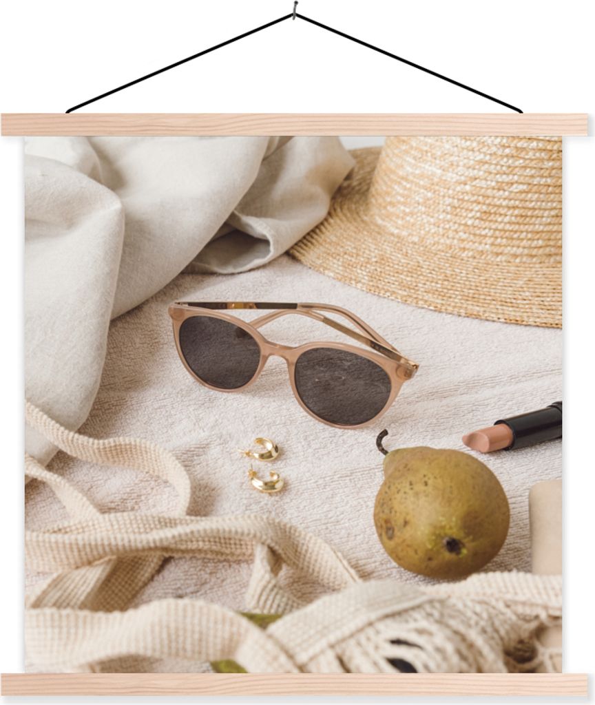 MuchoWow Textilposter Sommer - Sonnenbrille - Hut - Obst 40x40 cm mit holzfarbenen Rahmen - Posterleiste