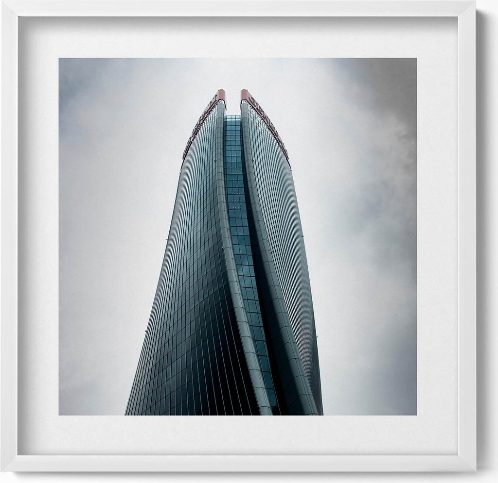 Mailand Wolkenkratzer– Wandbild mit Rahmen – Gerahmtes Bild – Wanddekoration – 50x50 cm – Weiß Rahmen