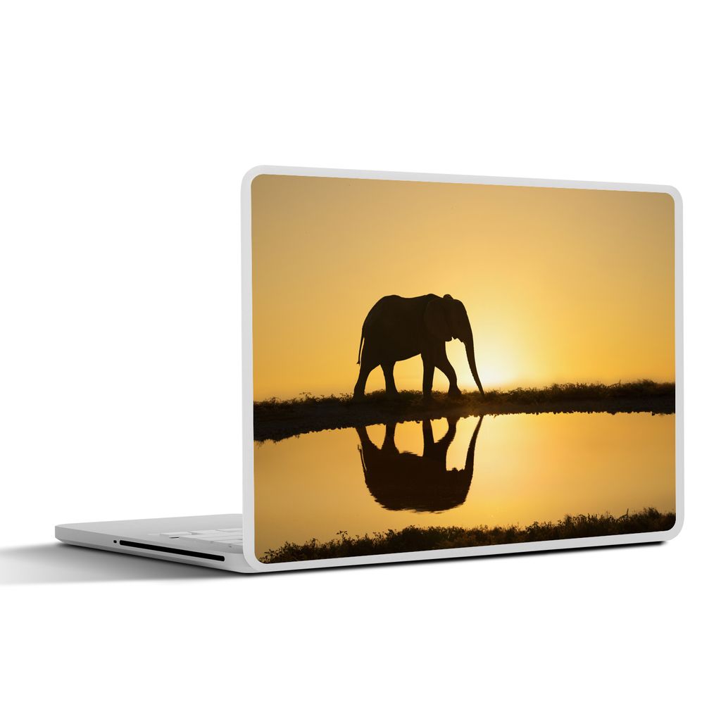 MuchoWow Laptop Aufkleber Sticker Cover Silhouette eines Elefanten bei Sonnenuntergang 32.5x23.5 cm - Sticker für Laptop - Selbstklebend