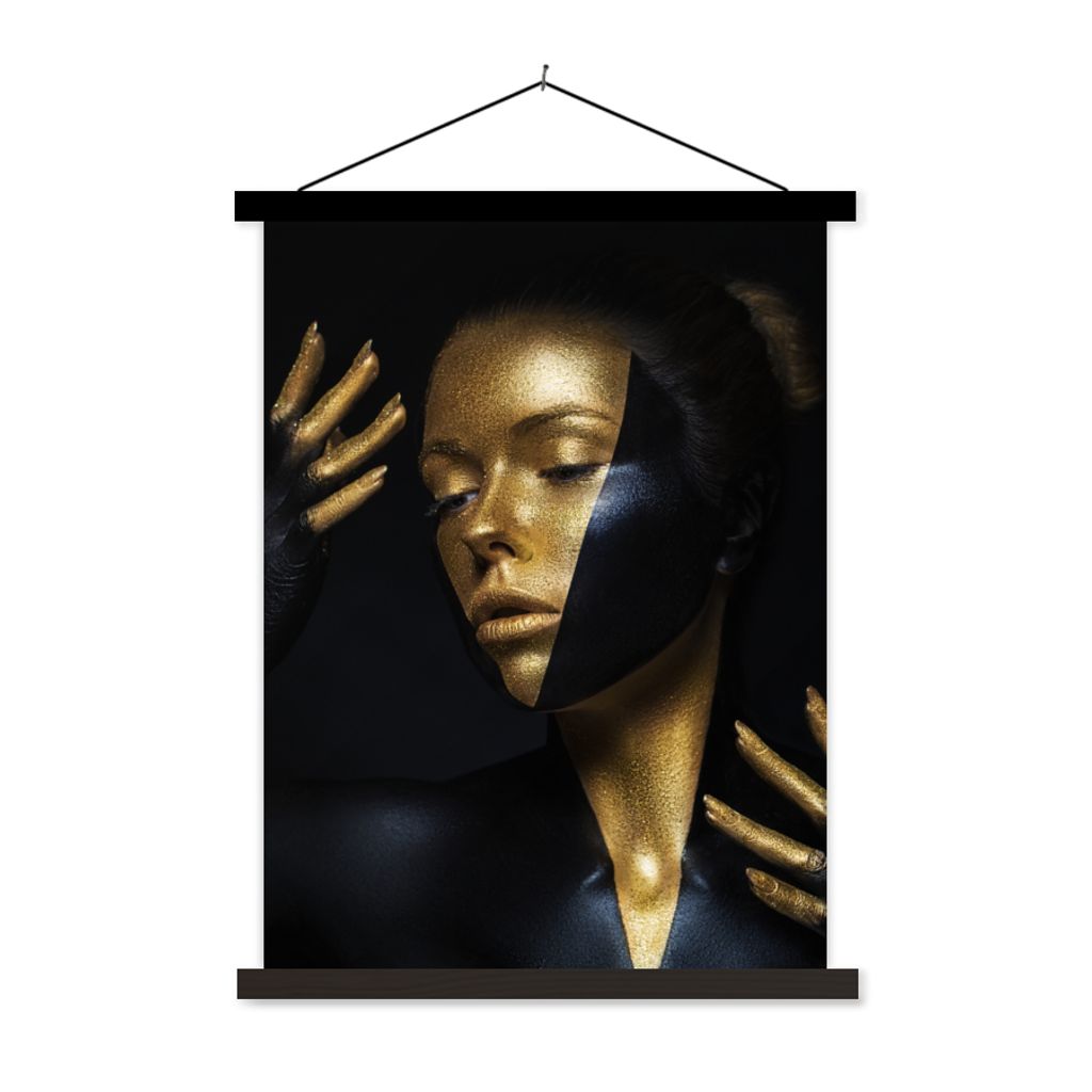 MuchoWow Textilposter Make-up - Kunst - Frau - Luxus - Gold 90x120 cm mit schwarzem Rahmen - Dekoration