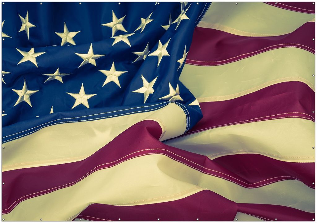 Wallario XXL Outdoor-Poster für Garten oder Balkon, Motiv Amerikanische Flagge im Wind, in ca. 400 x 280 cm
