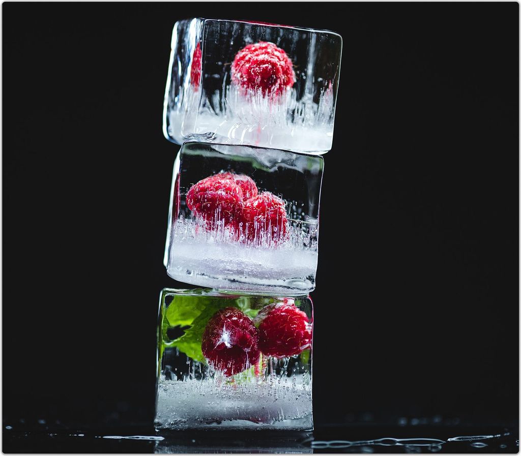 Spritzschutz Herdabdeckplatte Schneidebrett aus Glas Himbeereneiswürfel Stapel 1-Teilig (60x52cm)