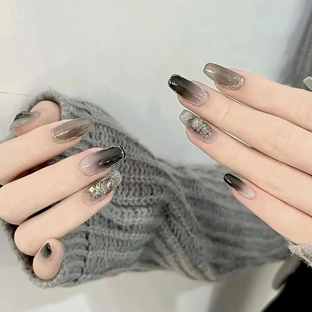 Manicure Istantanea: 24 Unghie Artificiali con Colla di Precisione