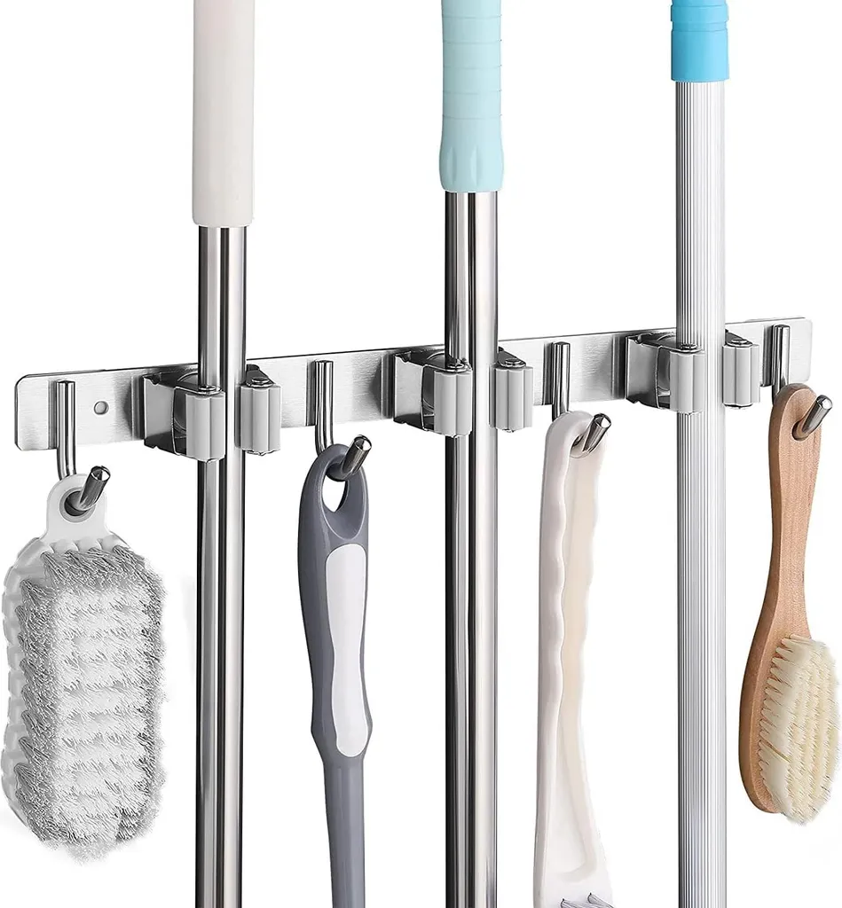 Support Mural Balai en Acier Inoxydable Gris avec 3 Fentes et 4 Crochets