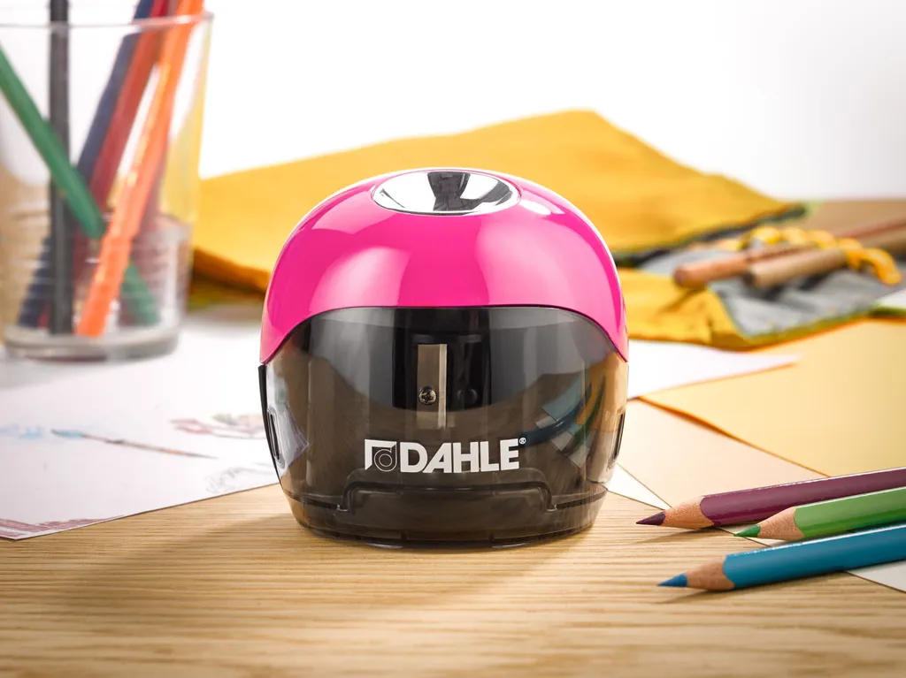 Fini les mines cassées avec la machine à tailler DAHLE 250 rose stable - 9