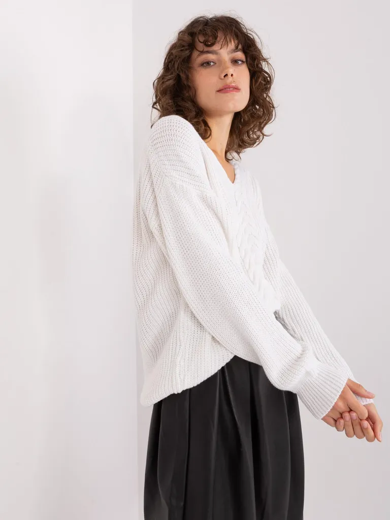 Maglione Badu Malungani Ecru: Il Tuo Compagno per l'Inverno