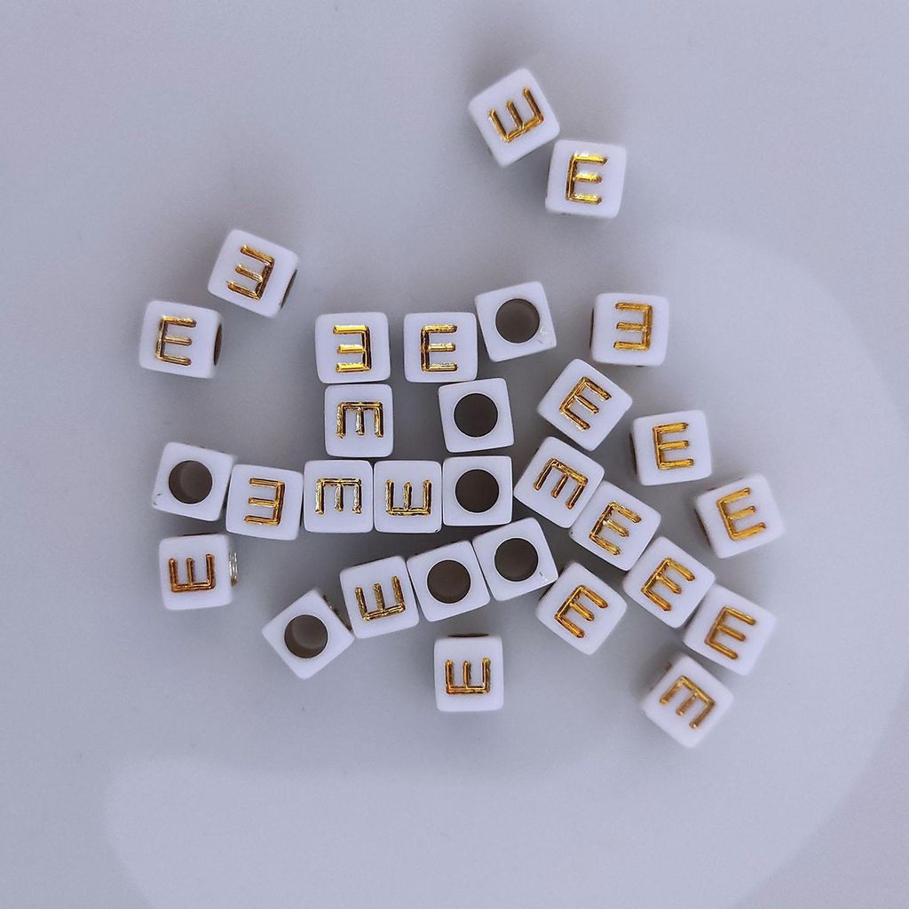 Perline a forma di lettera, 30 pezzi, 6x6 mm, bianche con Immagine del prodotto 