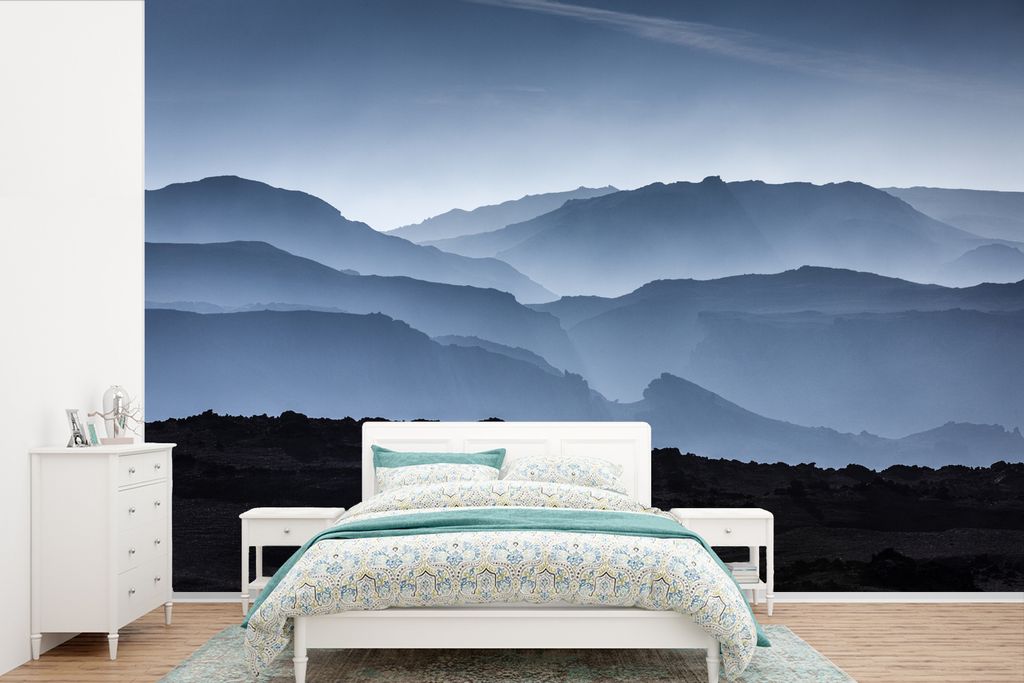 MuchoWow Fototapete für Wohnzimmer oder Schlafzimmer Wandtapete Vinyl Motivtapete Schwarz-Weiß-Fotografie der Silhouetten von Bergen in Island ...