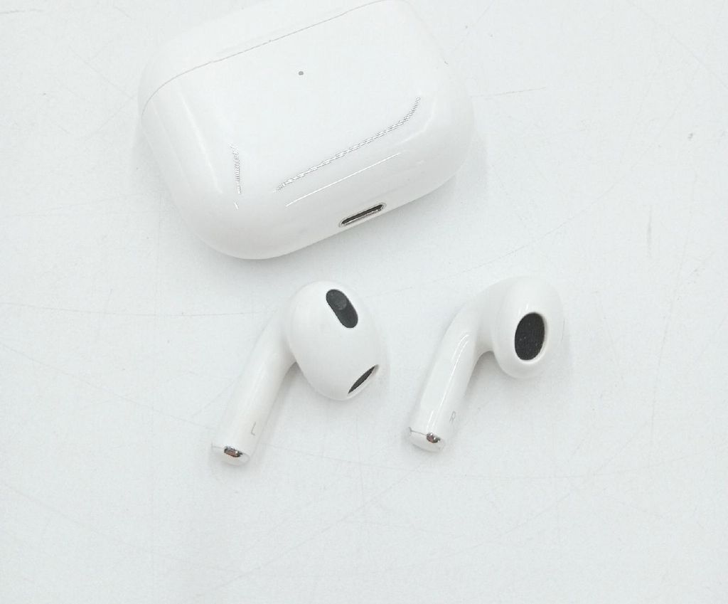 Słuchawki APPLE AirPods (3. generacja) Zdjęcie produktu 24