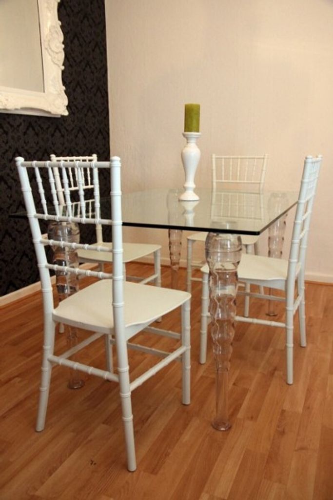 Designer Acryl Esszimmer Set - Ghost Chair Table - Polycarbonat Möbel - 1 Tisch + 4 Stühle - Casa Padrino Designer Möbel Weiß - Casa Padrino D...