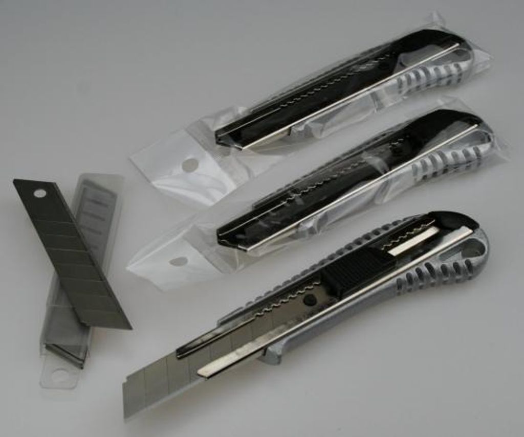 10 Stück Abbrechmesser Cuttermesser Teppichmesser aus Metall 9mm Klinge grau 