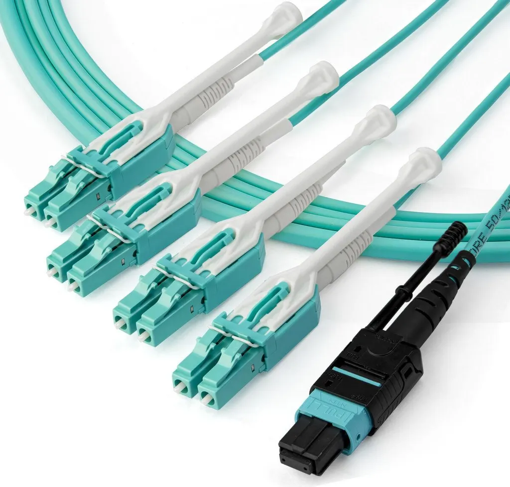 Câble Fibre OM3 MPO vers LC 3m avec Gaine LSZH StarTech.com MPO8LCPL3M