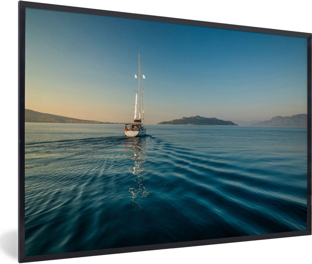MuchoWow Gerahmtes Poster Einsames Segelboot in Griechenland 60x40 cm - Poster mit Schwarzem Bilderrahmen Wandposter Rahmen Foto Bilder - Printin...