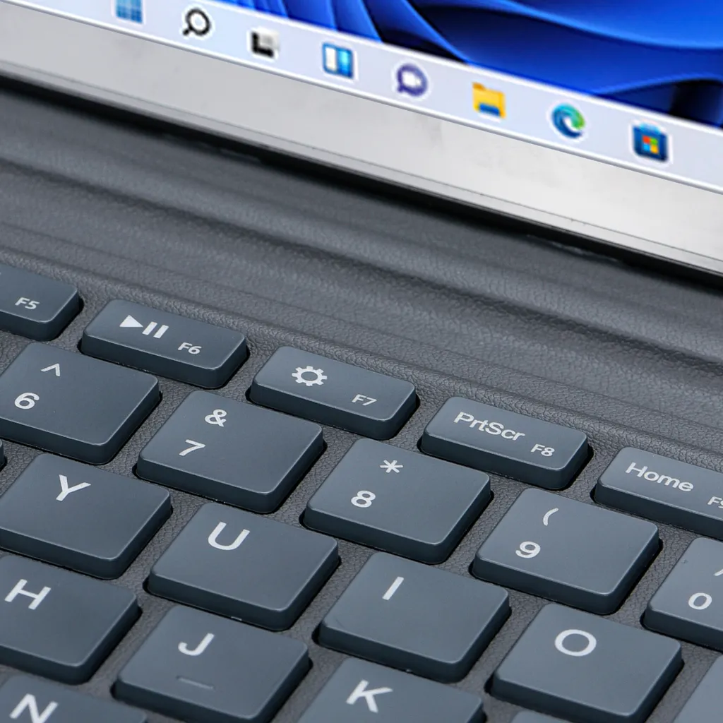 Clavier Bluetooth Ergonomique et Rétroéclairé - Batterie Longue Durée - 16