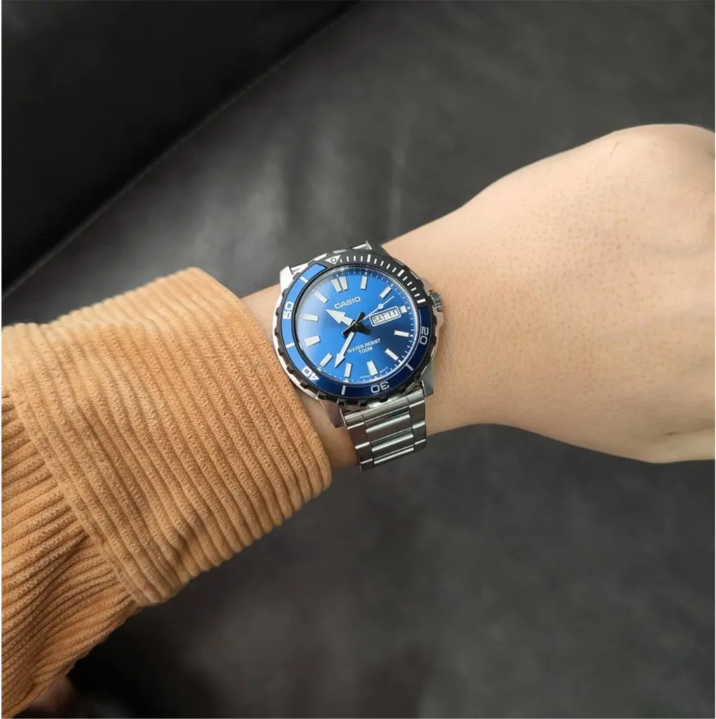 Montre Casio MTD-125D-2A1 Étanche 100m avec Lunette Rotative et Date - 4