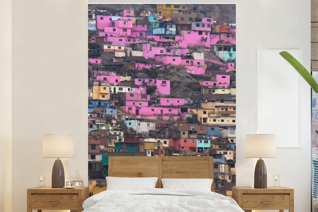 MuchoWow Fototapete für Wohnzimmer oder Schlafzimmer Wandtapete Vinyl Motivtapete Die leuchtenden Häuser in den Vierteln von Lima - 180x280 cm ...