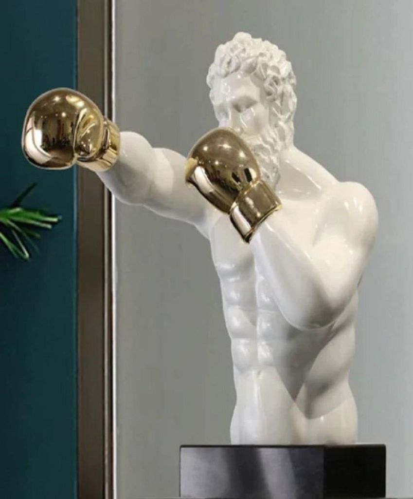 Casa Padrino Luxus Designer Deko Skulptur Boxer Weiß / Gold / Schwarz 31 x 52 x H. 56 cm - Kunstharz Deko Figur mit Sockel - Wohnzimmer Deko - Lux...