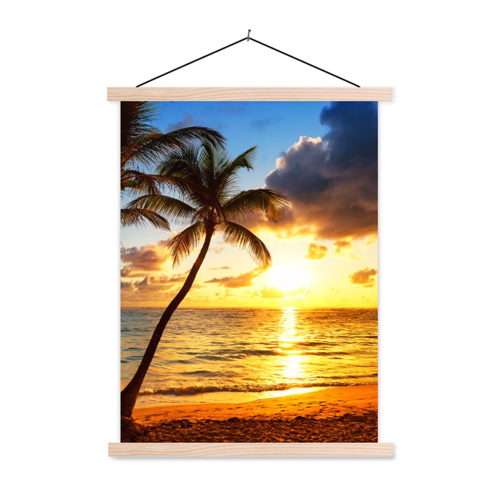 MuchoWow Textilposter Strand - Horizont - Sonnenuntergang - Palme - Meer 60x80 cm mit holzfarbenen Rahmen - Wandbild